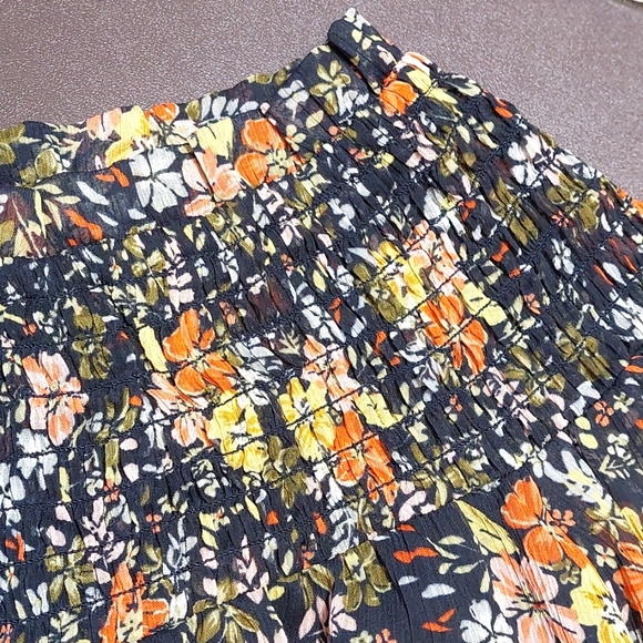 LOFT smocked-yoke floral chiffon top, size XS - Picture 4 of 6